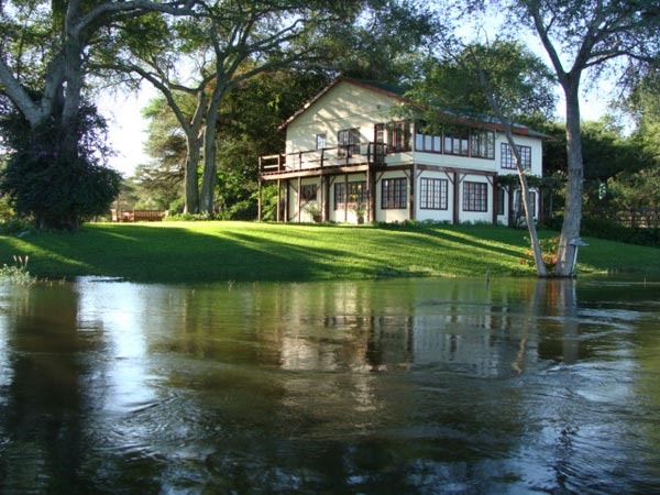 Kayube Zambezi River House