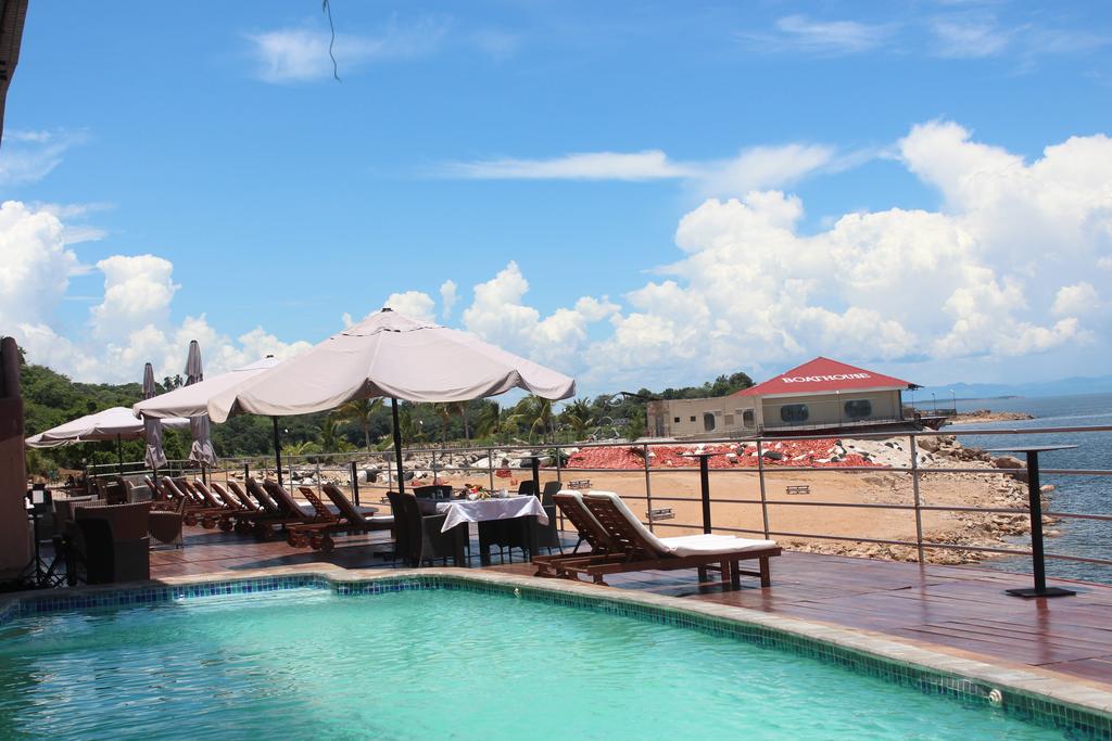 Pool and lakeside view from Siamatendu Konayuma's Siavonga trip